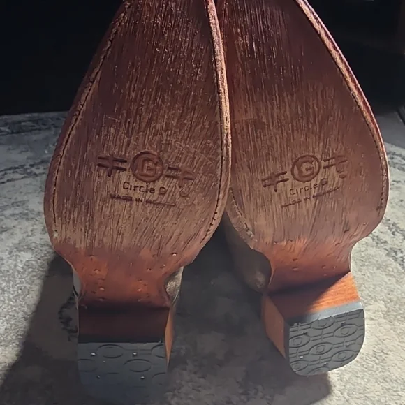 NWOT Corral Circle G Brown Boots with Turquoise Floral Embroidery - Picture 3 of 8